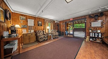 Evergreen Valley Inn by Coolvacay