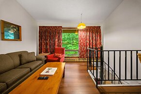 Evergreen Valley Inn by Coolvacay