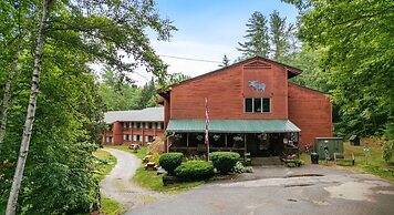 Evergreen Valley Inn by Coolvacay