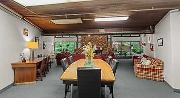 Evergreen Valley Inn by Coolvacay