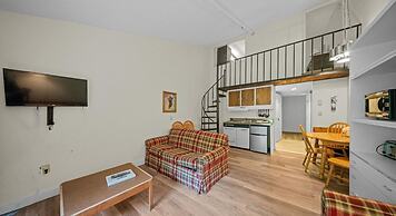Evergreen Valley Inn by Coolvacay