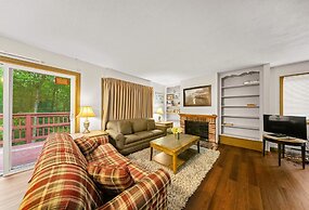 Evergreen Valley Inn by Coolvacay