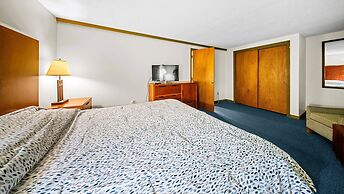 Evergreen Valley Inn by Coolvacay
