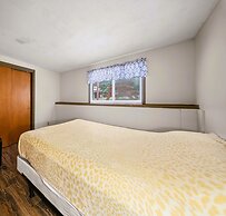 Evergreen Valley Inn by Coolvacay