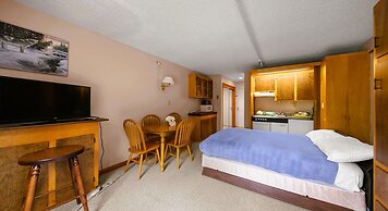 Evergreen Valley Inn by Coolvacay