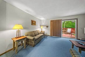 Evergreen Valley Inn by Coolvacay