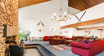 Evergreen Valley Inn by Coolvacay