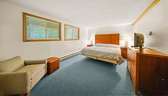 Evergreen Valley Inn by Coolvacay
