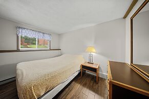 Evergreen Valley Inn by Coolvacay