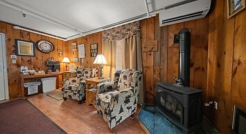 Evergreen Valley Inn by Coolvacay