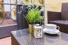 Florence Ariento Romantic Apartment