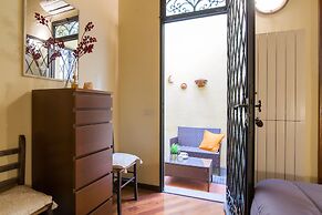 Florence Ariento Romantic Apartment