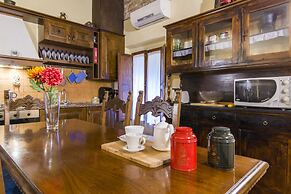 Florence Ariento Romantic Apartment