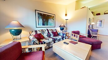 Snowcreek V 933 Bright and Spacious, Private BBQ, Washer Dryer, Pet-Fr