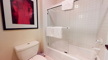 Snowcreek V 933 Bright and Spacious, Private BBQ, Washer Dryer, Pet-Fr