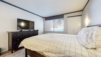 Mammoth Ski & Racquet Club #4 1 Bedroom Condo by RedAwning
