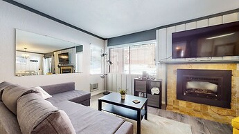 Mammoth Ski & Racquet Club #4 1 Bedroom Condo by RedAwning
