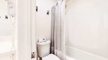 Mammoth Ski & Racquet Club #4 1 Bedroom Condo by RedAwning