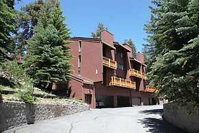 Mammoth Ski & Racquet Club #4 1 Bedroom Condo by RedAwning