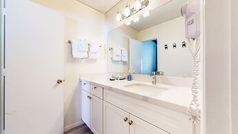 Mammoth Ski & Racquet Club #4 1 Bedroom Condo by RedAwning