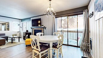 Mammoth Ski & Racquet Club #4 1 Bedroom Condo by RedAwning