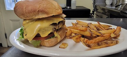 Wolf Creek Inn & Tavern