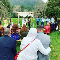 Wolf Creek Inn & Tavern