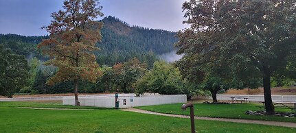 Wolf Creek Inn & Tavern