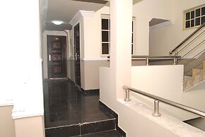 Aquatic Suites & Lounge