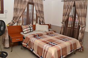 Aquatic Suites & Lounge