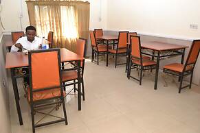 Aquatic Suites & Lounge