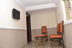 Aquatic Suites & Lounge