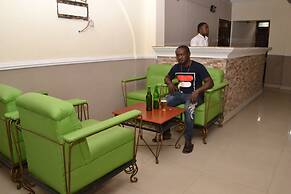 Aquatic Suites & Lounge