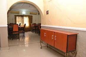 Aquatic Suites & Lounge