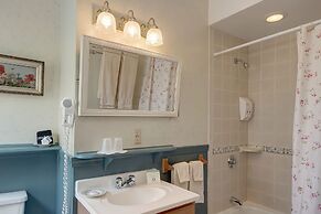 Mira Monte Inn & Suites