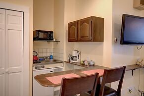 Mira Monte Inn & Suites