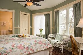 Mira Monte Inn & Suites