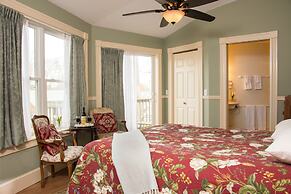 Mira Monte Inn & Suites