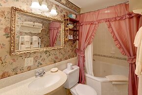 Mira Monte Inn & Suites