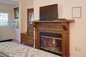 Mira Monte Inn & Suites