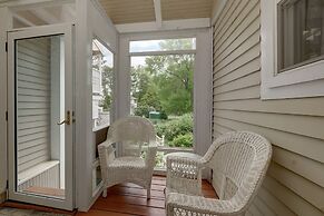 Mira Monte Inn & Suites