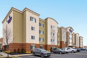 Candlewood Suites Chester - Philadelphia International Airport by IHG