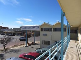 Warrick Plaza Inn