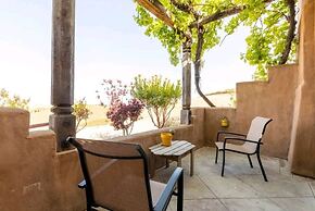 Sirena Vineyard Resort