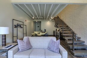 Studio 154 Luxury Hotel