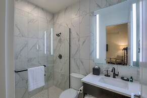 Studio 154 Luxury Hotel