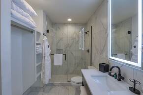 Studio 154 Luxury Hotel