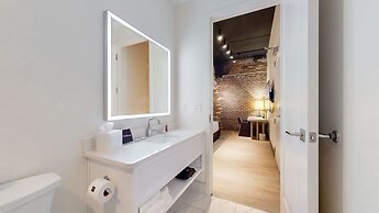 Studio 154 Luxury Hotel