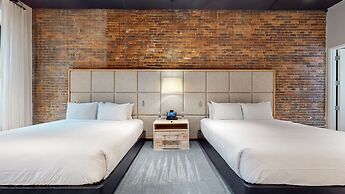 Studio 154 Luxury Hotel