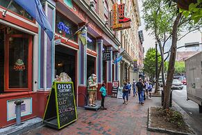 Studio 154 Luxury Hotel